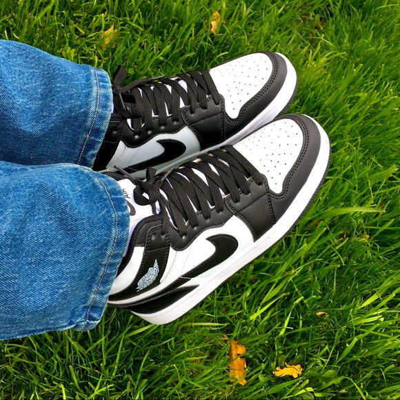 Jordan Shoes - *on hold* Air jordan 1 high b&w